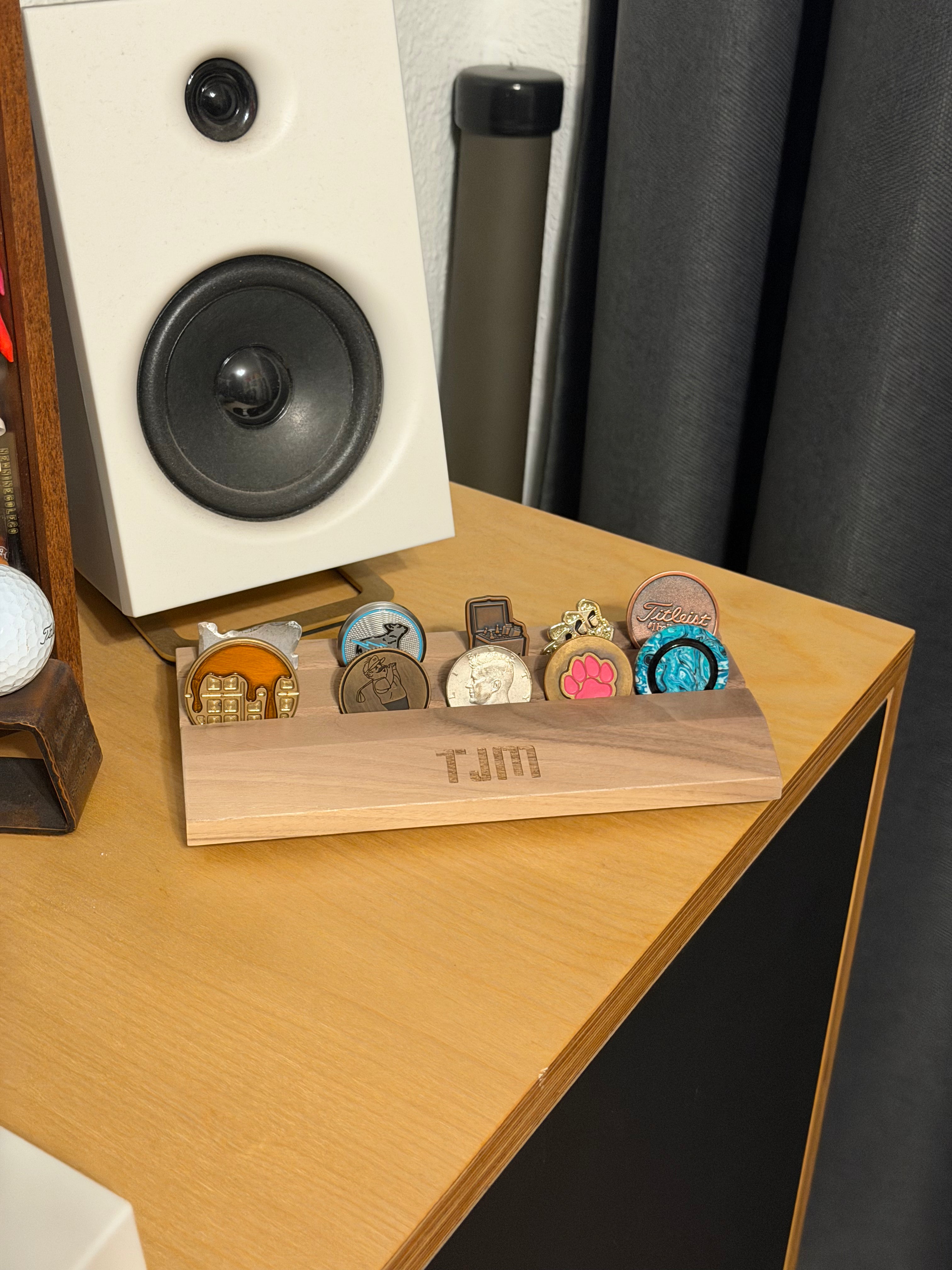 Customized Walnut Golf Ball Mark Display